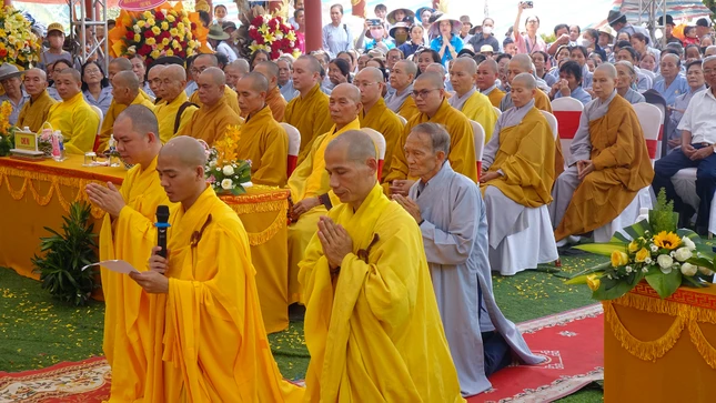 Đại đức Thích Tịnh Nghĩa dâng lời phát nguyện