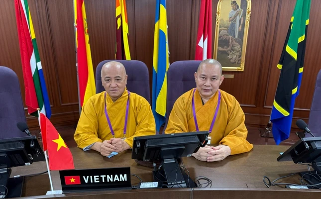 Hòa thượng Thích Huệ Thông và Thượng tọa Thích Giác Hiệp