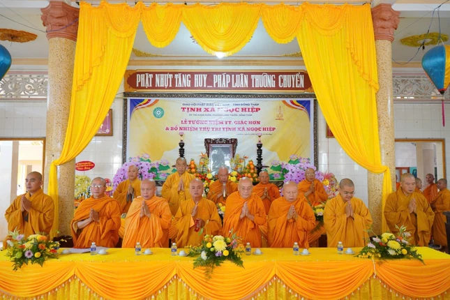 Niệm Phật cầu gia hộ