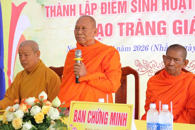 Hòa thượng Thạch Sok Xane ban đạo từ