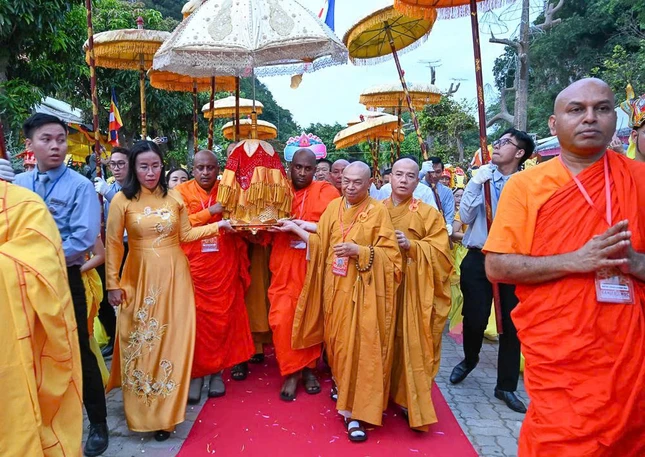 Lễ cung đón xá-lợi Đức Phật tại TP.Đà Nẵng trong dịp Đại lễ Vesak2025 tổ chức tại Việt Nam - Ảnh: Nguyên Hà