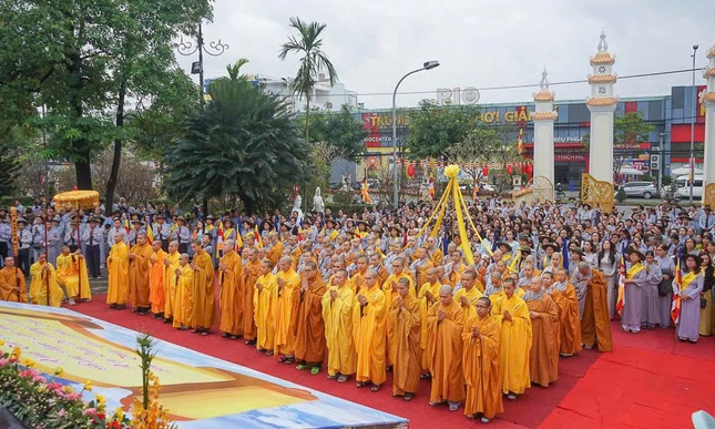 Lễ Phật thành đạo tại chùa Quang Minh (P.Hòa Khánh), một hoạt động truyền thống của Phật giáo TP.Đà Nẵng - Ảnh: Nguyên Hà