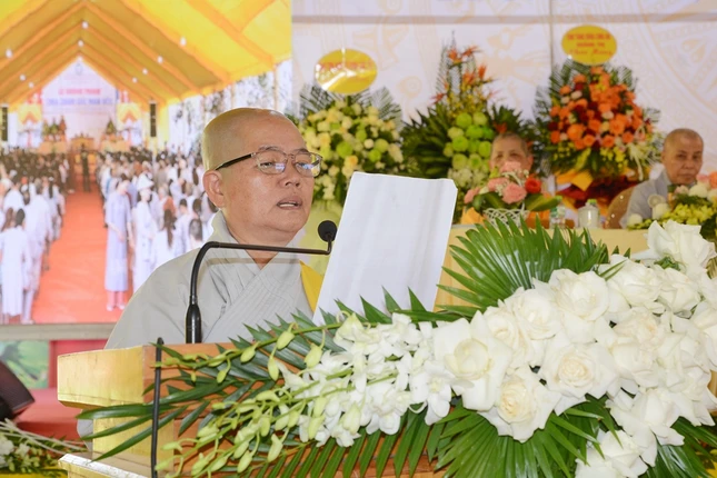 Ni sư Thích nữ Hạnh Nhẫn phát biểu khai mạc