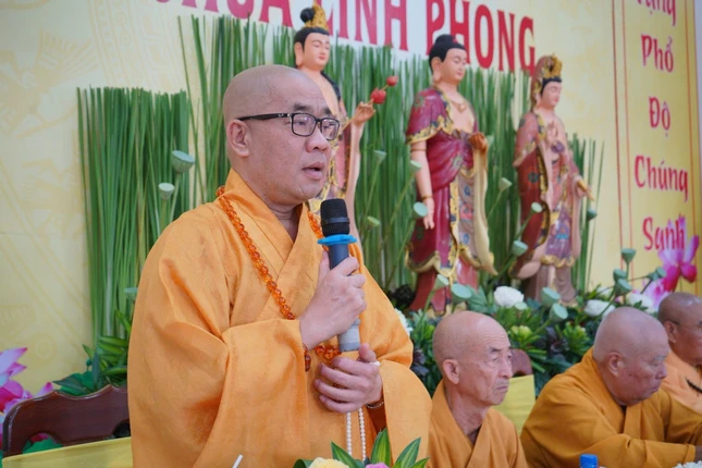 Thượng tọa Thích Quảng Lộc ban đạo từ Thượng tọa Thích Quảng Lộc ban đạo từ