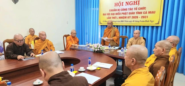 Hòa thượng Thạch Hà chủ trì hội nghị