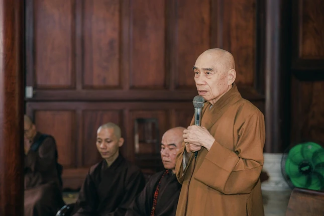 Trưởng lão Hòa thượng Thích Quang Nhuận tán dương Thư viện Huệ Quang trong công tác sưu khảo tư liệu Phật giáo bền bỉ nhiều năm qua