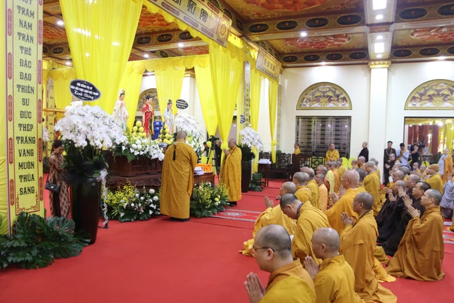 Lễ viếng chính thức từ 10 giờ 30 phút ngày 19-4-2026 (nhằm ngày 3-3-Bính Ngọ) đến hết ngày 20-4-2026 (nhằm ngày 4-3-Bính Ngọ)