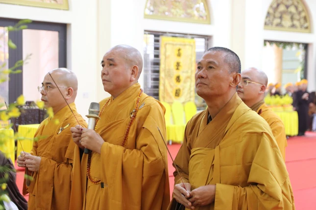 Phái đoàn Ban Trị sự GHPGVN tỉnh Bắc Ninh do Hòa thượng Thích Thanh Phụng, Trưởng ban Trị sự GHPGVN tỉnh làm trưởng đoàn