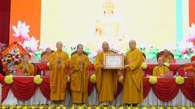 Trung ương Giáo hội tặng Bằng tuyên dương công đức