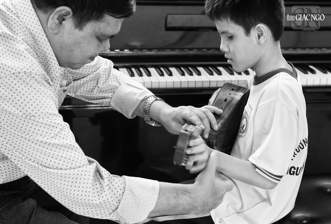 Dạy đàn mandolin