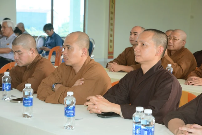 Chư Tăng tham dự hội nghị