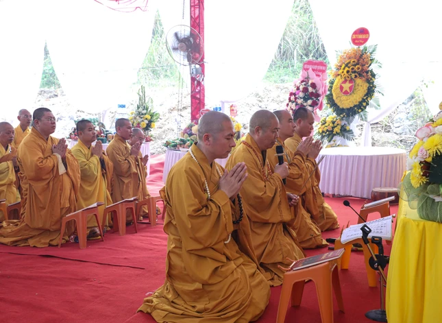 Khóa lễ cầu siêu