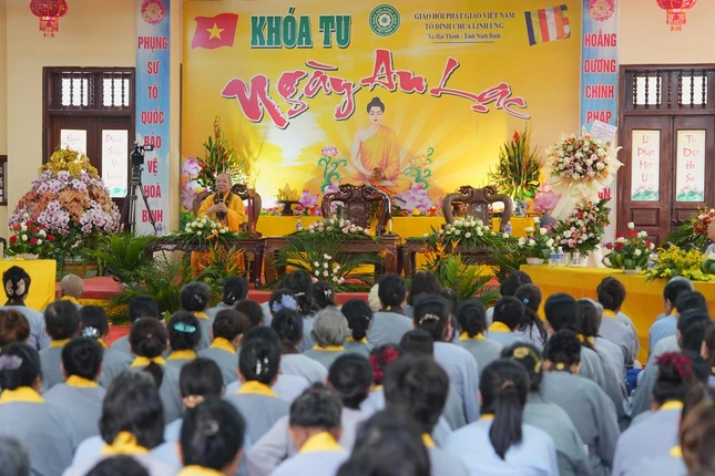 Hòa thượng viện chủ Thích Thanh Hùng chia sẻ Phật pháp
