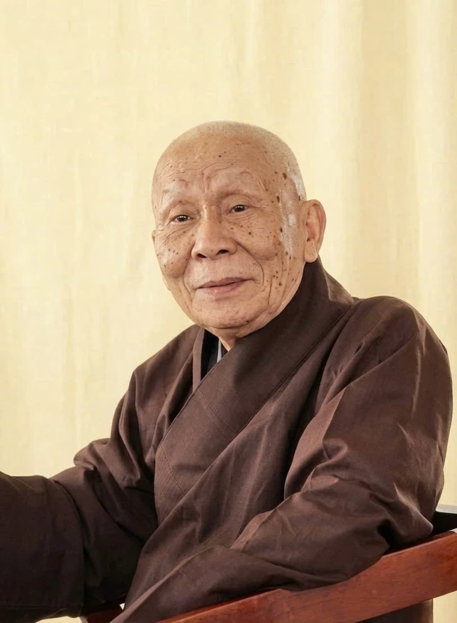 Thầy Thích Minh Diệu với bút danh và thế danh Đương Đạo Nguyễn Thế Đăng