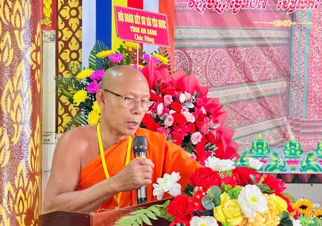 Hòa thượng Danh Đổng phát biểu