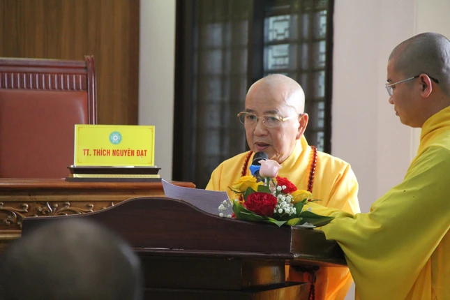 Hòa thượng Thích Khế Chơn đọc diễn văn khai mạc hội nghị