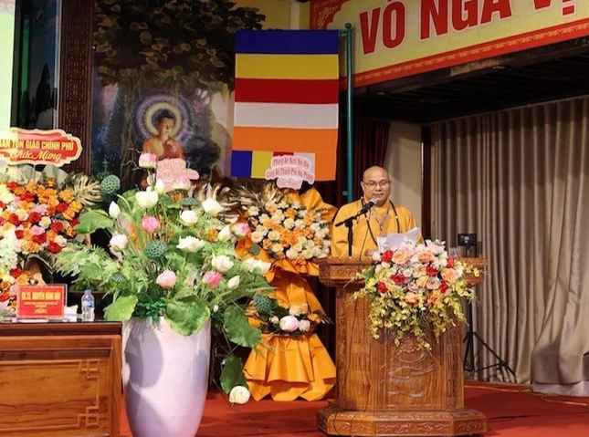 Hòa thượng Thích Thanh Vân trình bày tham luận tại hội thảo