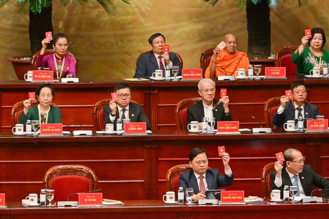 Biểu quyết thông qua chương trình đại hội