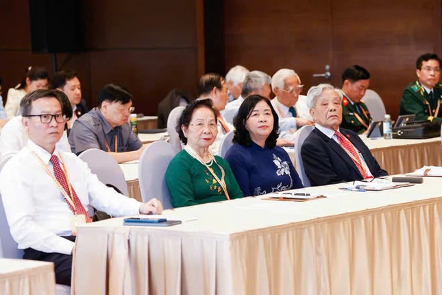 Đại biểu tham dự tại Trung tâm thảo luận số 1