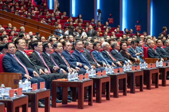 Tổng Bí thư, Chủ tịch nước Tô Lâm cùng các vị lãnh đạo, nguyên lãnh đạo Đảng, Nhà nước tham dự phiên khai mạc