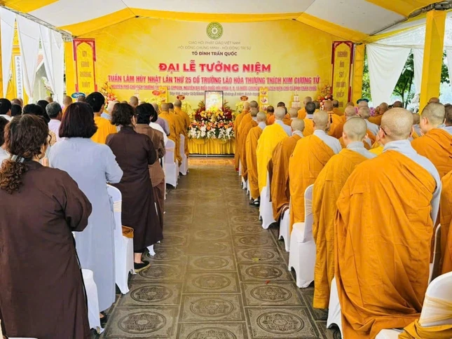 Trang nghiêm buổi lễ