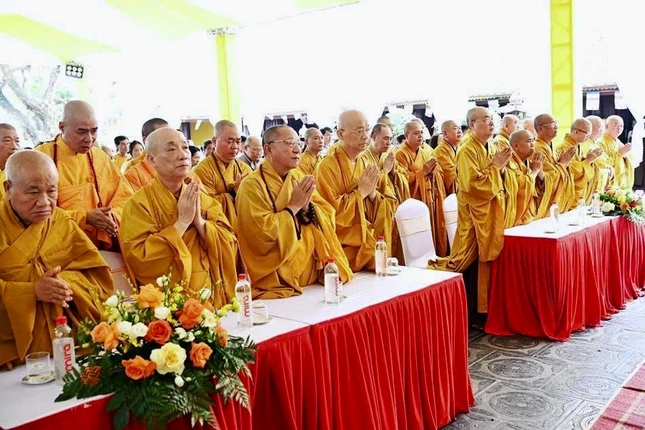 Chư tôn giáo phẩm thành kính tưởng niệm