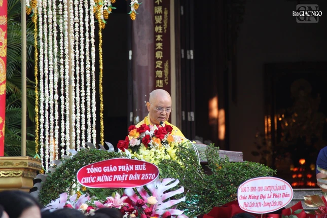 Hòa thượng Thích Huệ Phước đọc Diễn văn Phật đản Phật lịch 2570 của Trưởng lão Hòa thượng Chủ tịch Hội đồng Trị sự