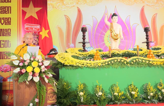 Thượng tọa Thích Giác Nghi tuyên đọc Diễn văn Phật đản Phật lịch 2570 của Trưởng lão Hòa thượng Chủ tịch Hội đồng Trị sự