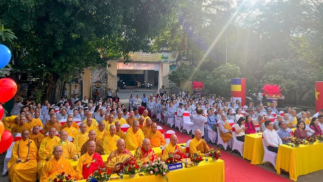 Chư tôn đức, đại biểu, Phật tử tham dự
