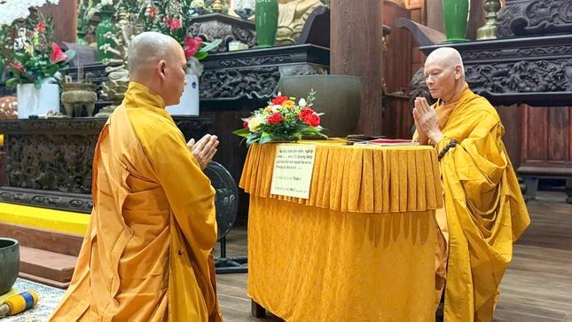 Chư Tăng tác pháp an cư Chư Tăng tác pháp an cư