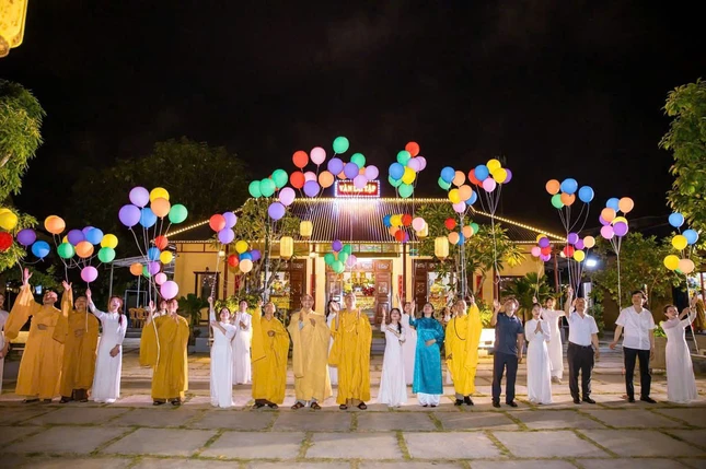 Thả bong bóng cầu nguyện hòa bình, quốc thái dân an