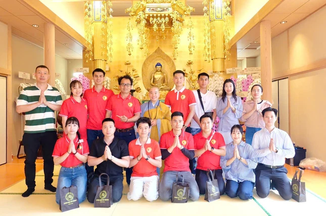 Cộng đồng người Việt Nam đang sinh sống tại Nhật Bản hoan hỷ khi ngôi chùa tâm linh của người Việt được khánh thành sau 5 năm xây dựng