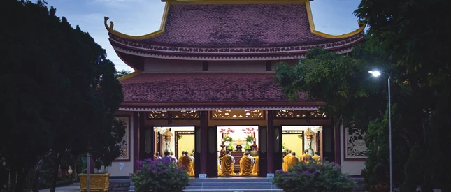 Thời kinh chiều - Ảnh: Quảng Đạo/BGN
