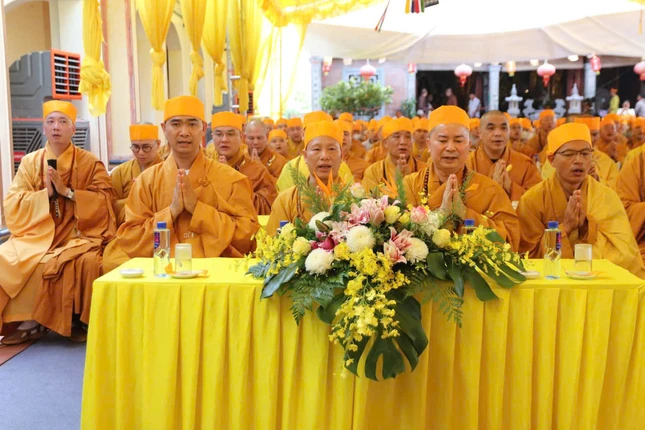 Nhất tâm đồng tụng thời kinh Di Đà