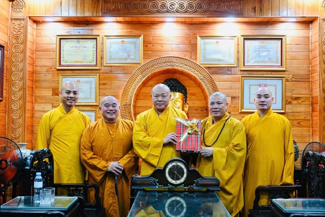 Tri ân Thượng tọa Thích Tâm Định, nguyên Trưởng ban Trị sự GHPGVN tỉnh Thanh Hóa, nhiệm kỳ 2022-2027