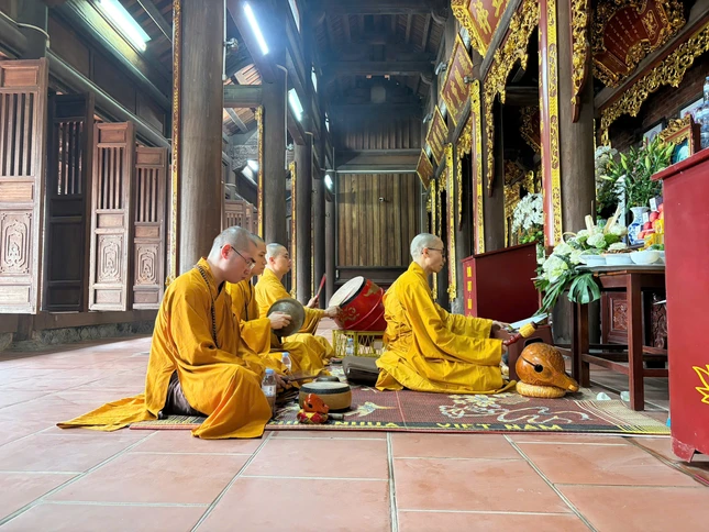 Trang nghiêm khóa lễ