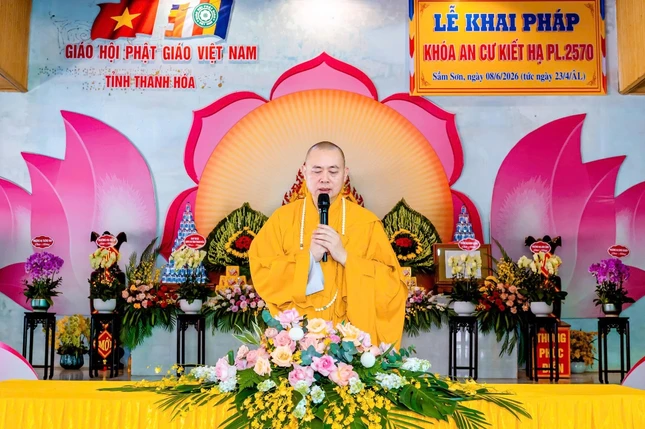 Thượng tọa Thích Tâm Đức chia sẻ thời pháp thoại với chủ đề "Biết ơn"