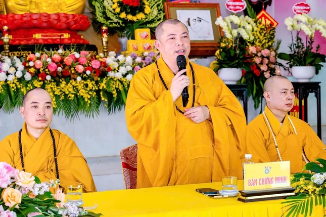 Thượng tọa Thích Tâm Chính sách tấn chư hành giả an cư