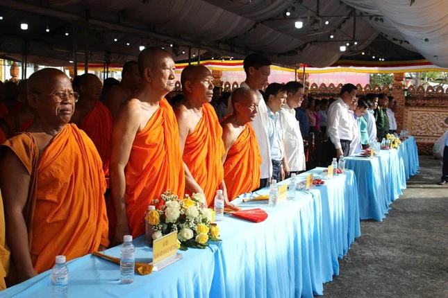Phút mặc niệm về sự hy sinh của 4 vị sư liệt sĩ dân tộc Khmer