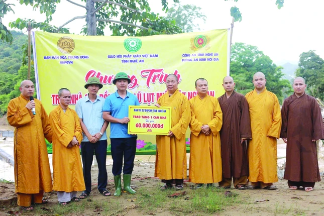 Ban Trị sự GHPGVN tỉnh Nghệ An hỗ trợ xây dựng nhà tình thương Ban Trị sự GHPGVN tỉnh Nghệ An hỗ trợ xây dựng nhà tình thương