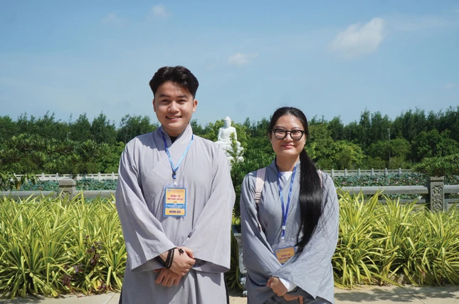 Phật tử Thiện Khai và Hạnh Hương