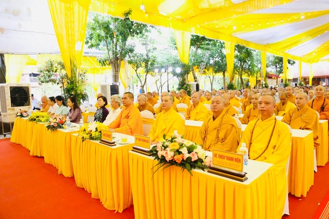 Chư tôn đức, đại biểu tham dự