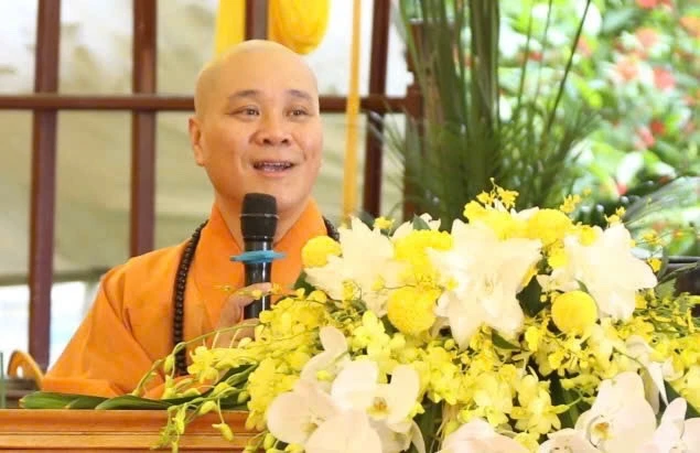 Đại đức Thích Thanh Quang tuyên đọc diễn văn khai mạc
