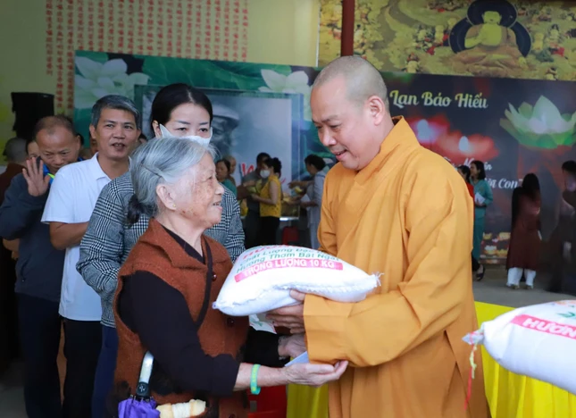 Công tác từ thiện xã hội, an sinh cộng đồng luôn được chú trọng Công tác từ thiện xã hội, an sinh cộng đồng luôn được chú trọng