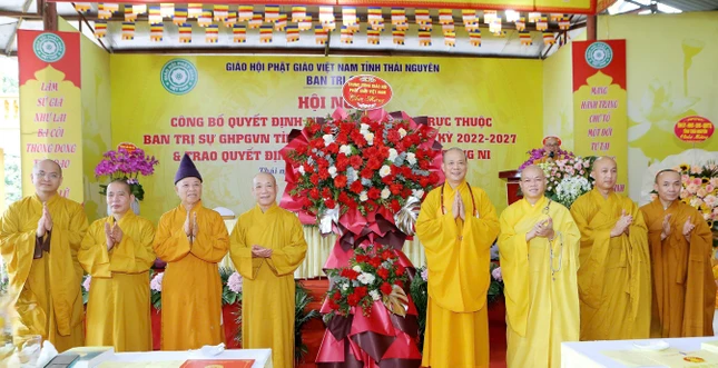 Hòa thượng Thích Bảo Nghiêm, Hòa thượng Thích Thanh Quyết trao quyết định chuẩn y nhân sự Ban Trị sự GHPGVN tỉnh Thái Nguyên, nhiệm kỳ 2022-2027 Hòa thượng Thích Bảo Nghiêm, Hòa thượng Thích Thanh Quyết trao quyết định chuẩn y nhân sự Ban Trị sự GHPGVN tỉnh Thái Nguyên, nhiệm kỳ 2022-2027