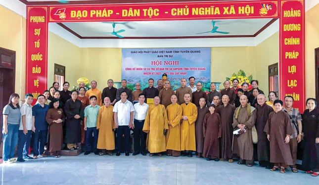 Hội nghị công bố nhân sự và trụ sở Ban Trị sự GHPGVN tỉnh Tuyên Quang nhiệm kỳ 2022-2027 sau sáp nhập Hội nghị công bố nhân sự và trụ sở Ban Trị sự GHPGVN tỉnh Tuyên Quang nhiệm kỳ 2022-2027 sau sáp nhập