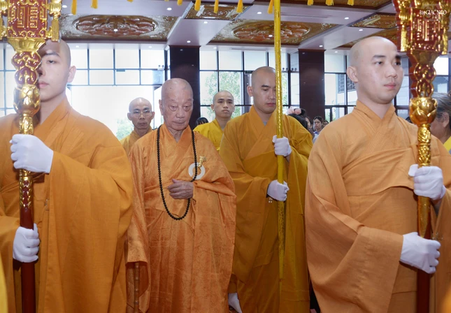 Cung thỉnh Đức Pháp chủ GHPGVN quang lâm