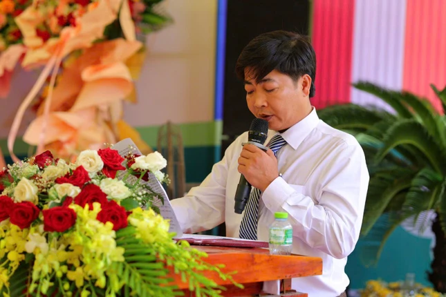 Chủ tịch Ủy ban MTTQVN xã Vĩnh Định phát biểu Chủ tịch Ủy ban MTTQVN xã Vĩnh Định phát biểu