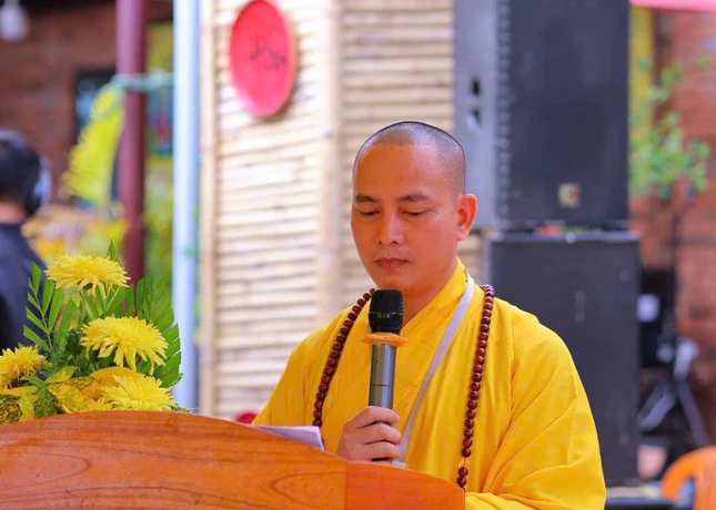 Đại đức Thích Thiện Tư phát biểu khai mạc Đại đức Thích Thiện Tư phát biểu khai mạc