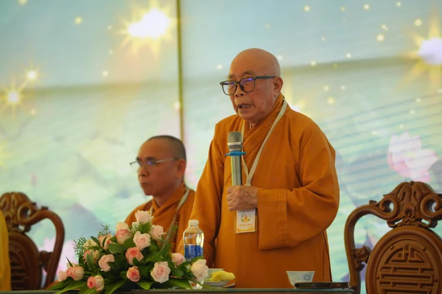 Hòa thượng Thích Thiện Tấn ban đạo từ Hòa thượng Thích Thiện Tấn ban đạo từ